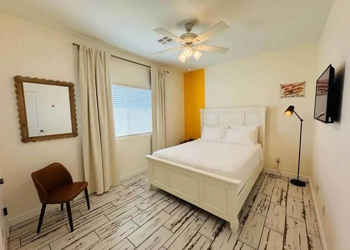 New! Near Ballparks, Stadium, Raceway, 4 Tvs, Fast Wifi *