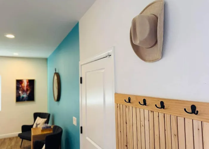 New! Near Ballparks, Stadium, Raceway, 4 Tvs, Fast Wifi *