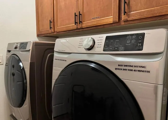 New! Near Ballparks, Stadium, Raceway, 4 Tvs, Fast Wifi Cashion